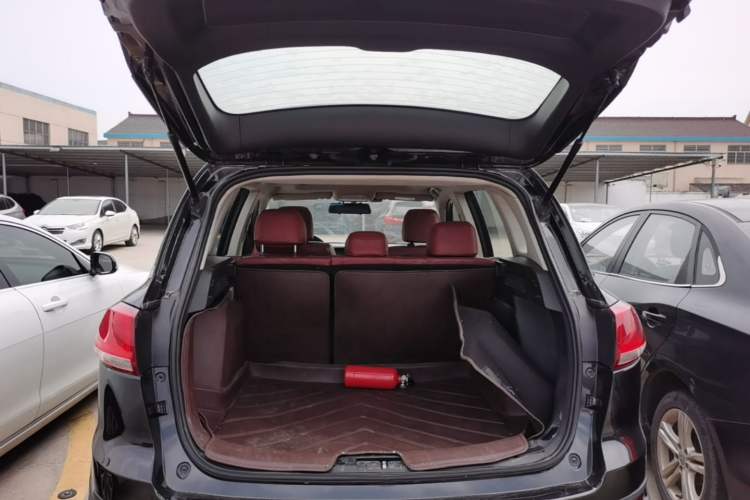 Used Zotye Domy X5 2017 Upgraded Model 1.5T Manual Luxury Edition Trunk