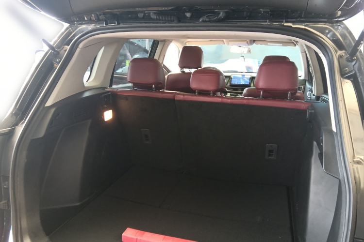 Used Zotye Domy X5 2017 Upgraded Model 1.5T CVT ZhiXian Edition Trunk