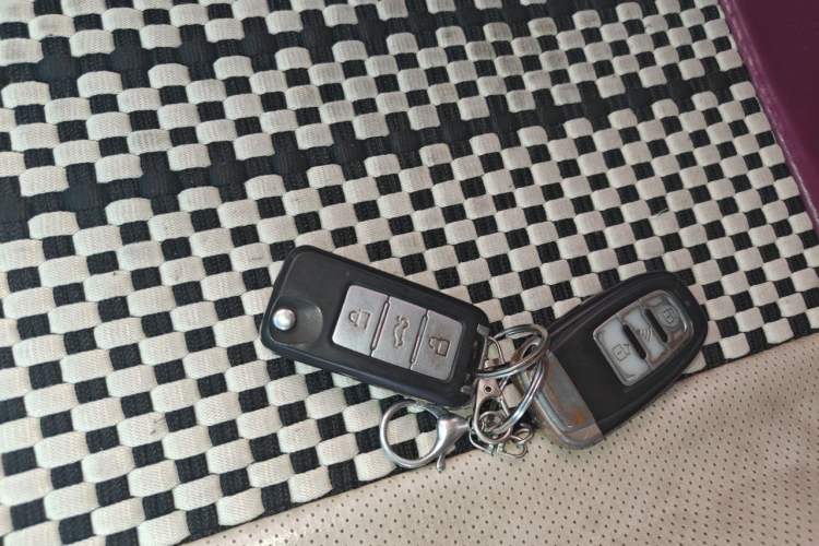 Used Zotye Domy X5 2017 Value Edition 1.6L Manual Fashion Model Vehicle Key