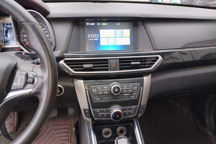 Used Zotye Domy X5 2017 Upgraded Model 1.5T CVT ZhiXian Edition Audio And AC Panel