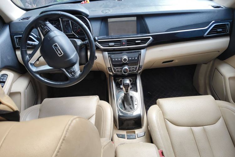 Used Zotye Domy X5 2017 Upgraded Model 1.5T CVT Landlord Edition Center Console