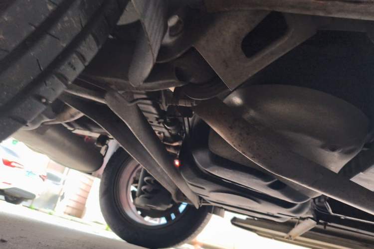 Used Zotye Domy X5 2017 Upgraded Model 1.5T CVT ZhiXian Edition Chassis Front Left