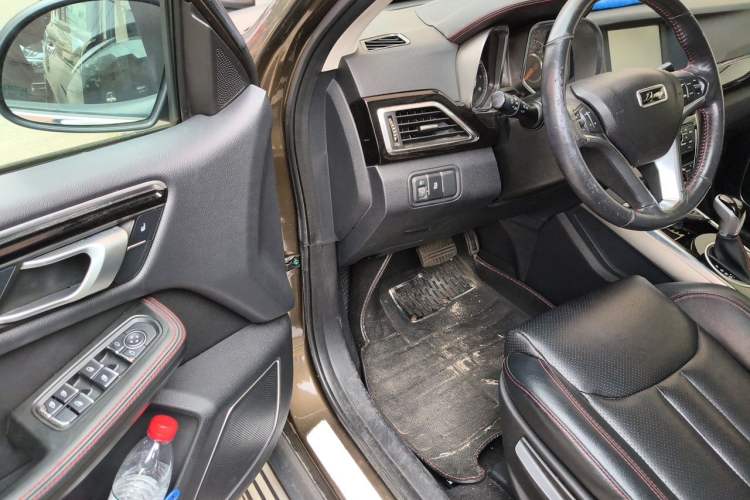 Used Zotye Domy X5 2017 Upgraded Model 1.5T CVT ZhiXian Edition Driver Seat
