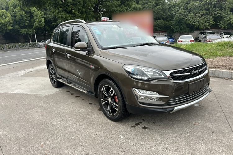Used Zotye Domy X5 2017 Upgraded Model 1.5T Manual Luxury Edition Exterior 2