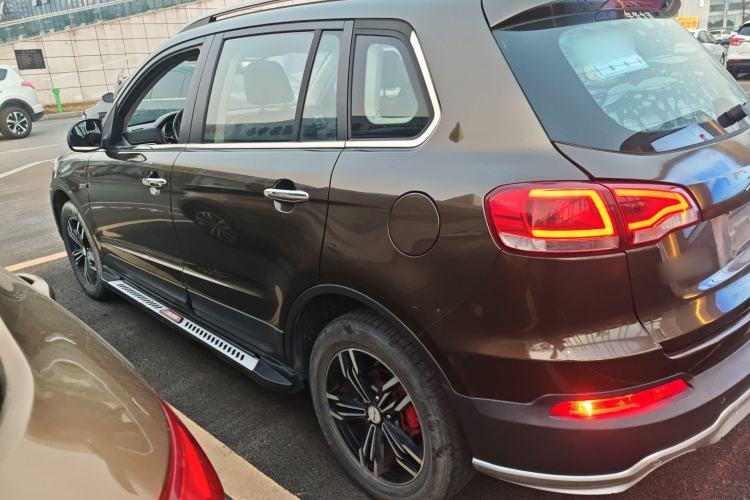Used Zotye Domy X5 2017 Upgraded Model 1.5T Manual Luxury Edition Exterior 3