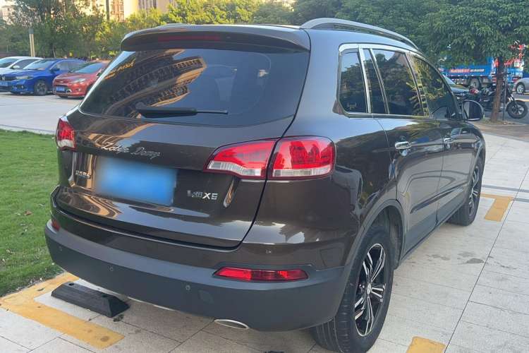Used Zotye Domy X5 2017 Upgraded Model 1.5T CVT ZhiXian Edition Exterior 3