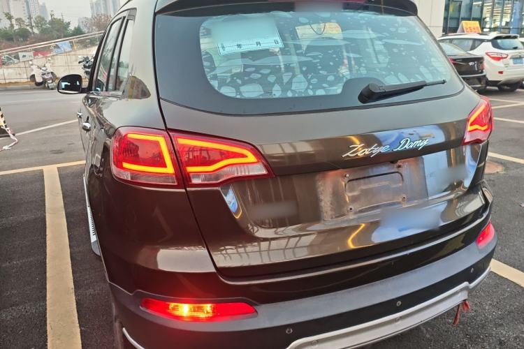 Used Zotye Domy X5 2017 Upgraded Model 1.5T Manual Luxury Edition Exterior 4