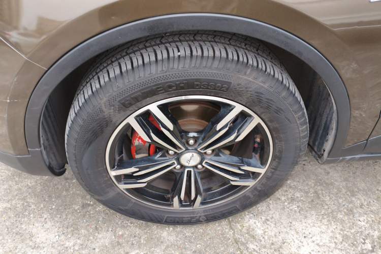 Used Zotye Domy X5 2017 Upgraded Model 1.5T CVT ZhiXian Edition Exterior 7