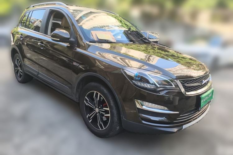 Used Zotye Domy X5 2017 Upgraded Model 1.5T Manual Luxury Version Front Right 45 Deg