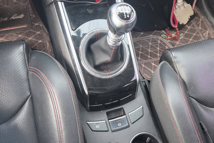 Used Zotye Domy X5 2017 Upgraded Model 1.5T Manual Luxury Edition Gear Lever