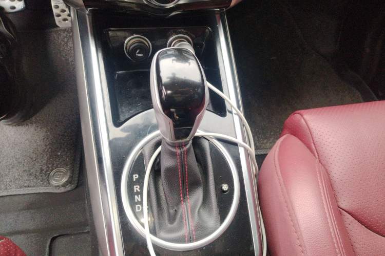 Used Zotye Domy X5 2017 Upgraded Model 1.5T CVT ZhiXian Edition Gear Lever