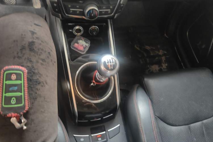 Used Zotye Domy X5 2017 Platinum Edition 1.5T Manual Luxury Model Gear Lever