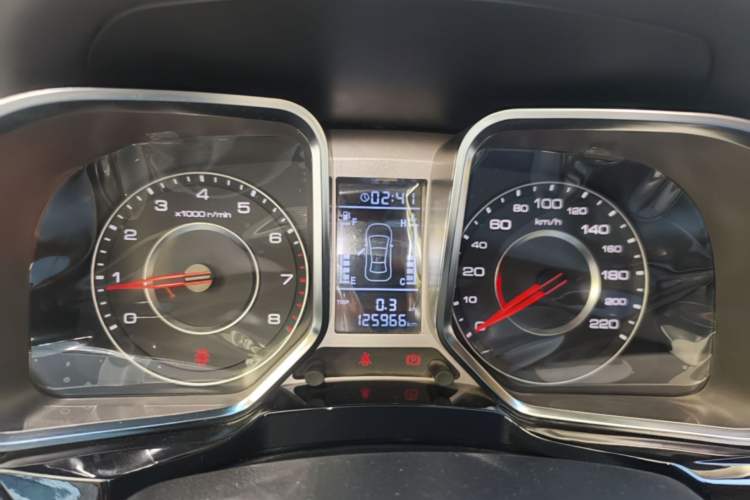 Used Zotye Domy X5 2017 Upgraded Model 1.5T Manual Luxury Version Instrument Cluster
