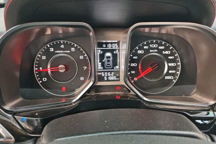 Used Zotye Domy X5 2017 Upgraded Model 1.5T Manual Luxury Edition Instrument Cluster
