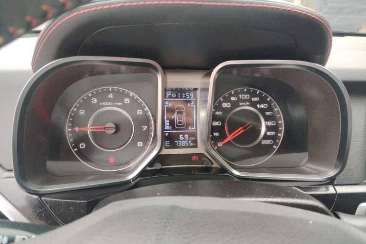 Used Zotye Domy X5 2017 Upgraded Model 1.5T CVT ZhiXian Edition Instrument Cluster