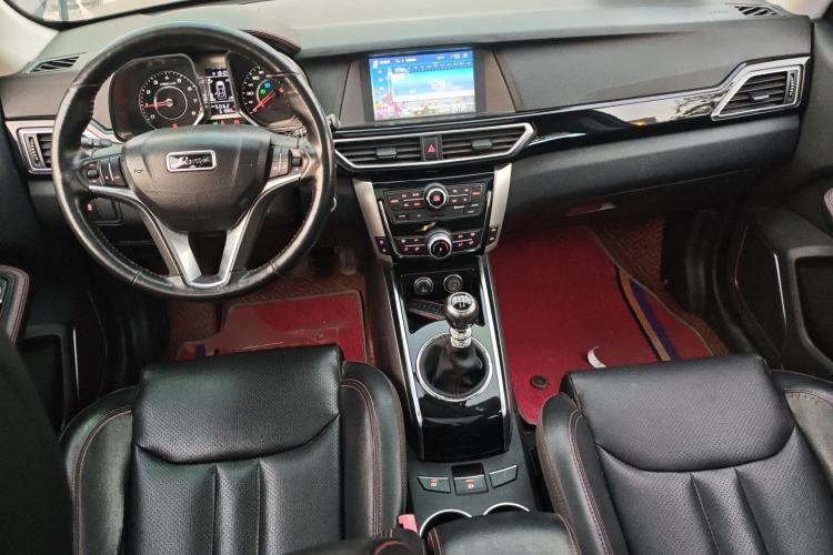 Used Zotye Domy X5 2017 Upgraded Model 1.5T Manual Luxury Edition Interior 2