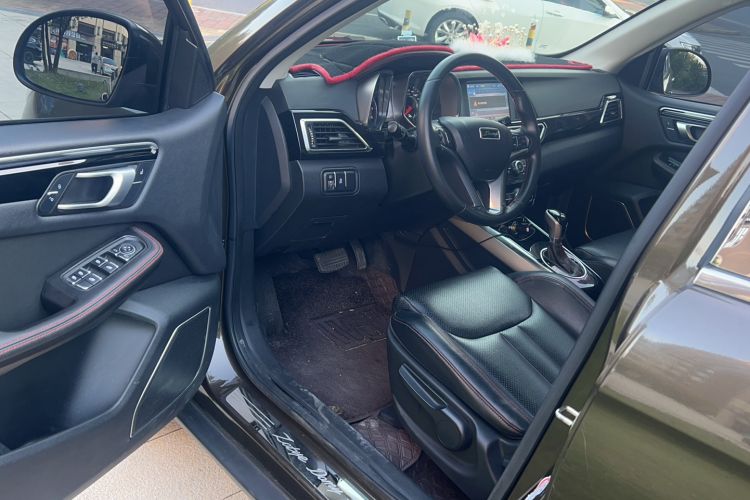 Used Zotye Domy X5 2017 Upgraded Model 1.5T CVT ZhiXian Edition Interior 2