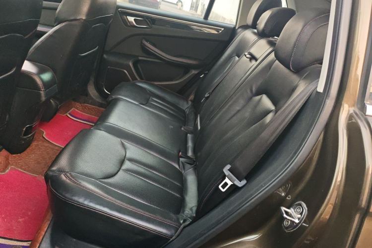 Used Zotye Domy X5 2017 Upgraded Model 1.5T Manual Luxury Edition Interior 4