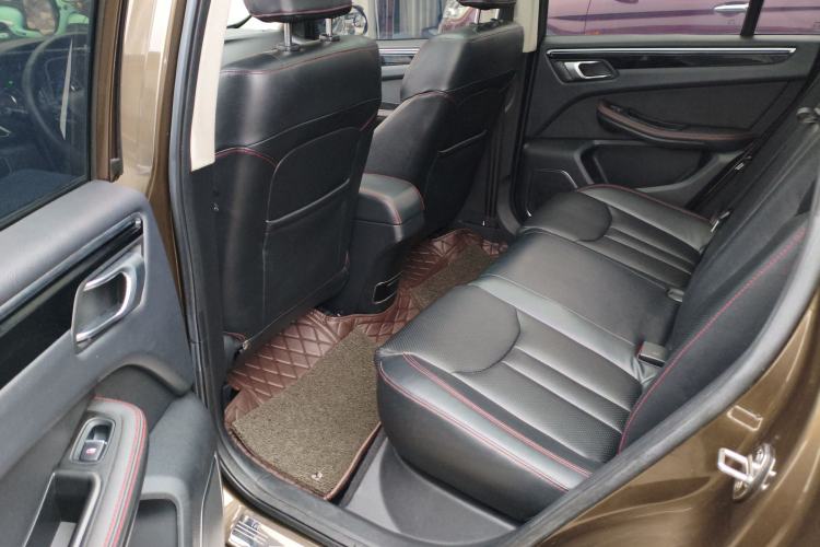 Used Zotye Domy X5 2017 Upgraded Model 1.5T CVT ZhiXian Edition Interior 4