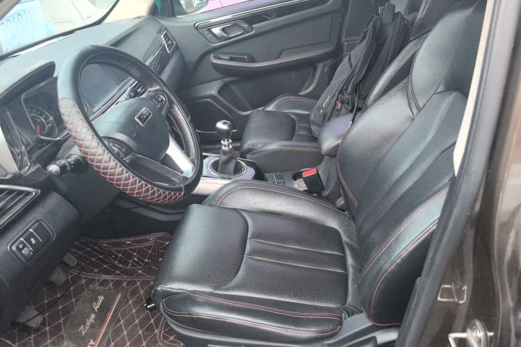 Used Zotye Domy X5 2017 Upgraded Model 1.5T Manual Luxury Edition Left Front Seat