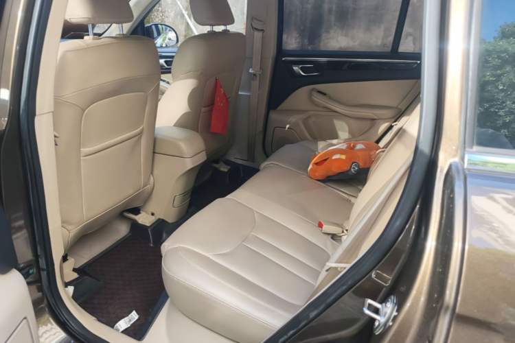 Used Zotye Domy X5 2017 Upgraded Model 1.5T Manual Luxury Version Left Rear Seat