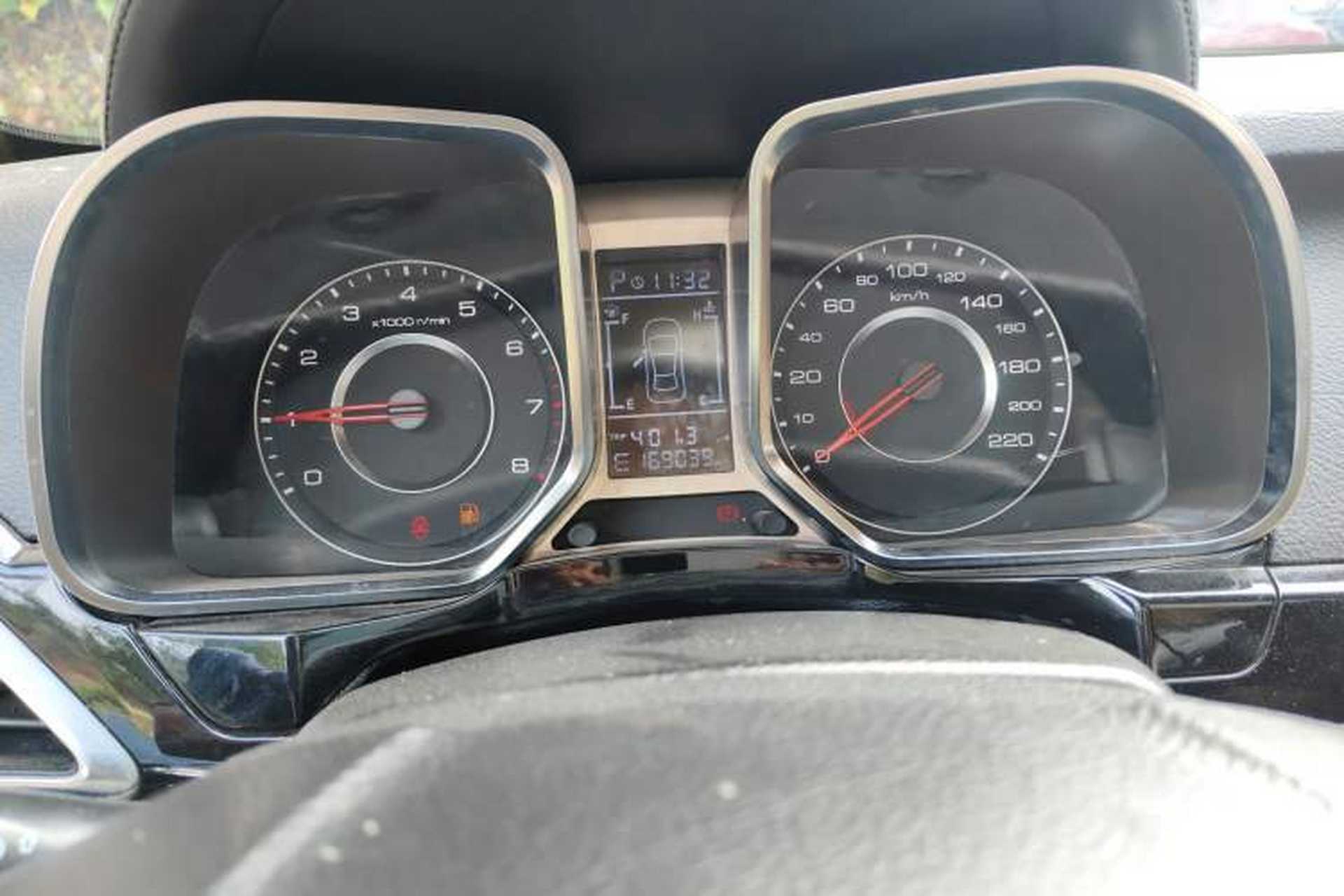 Used Zotye Domy X5 2017 Upgraded Model 1.5T CVT Landlord Edition Odometer Close Up