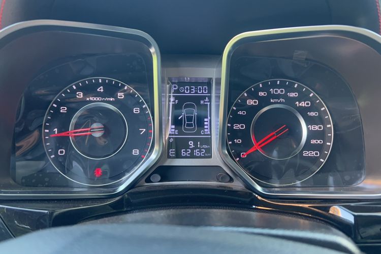 Used Zotye Domy X5 2017 Upgraded Model 1.5T CVT ZhiXian Edition Odometer Close Up