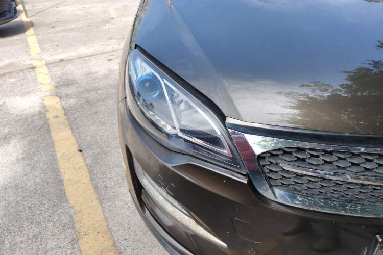 Used Zotye Domy X5 2017 Upgraded Model 1.5T CVT Landlord Edition Right Front Headlight