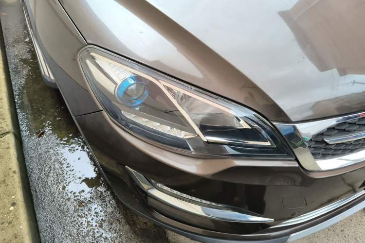 Used Zotye Domy X5 2017 Upgraded Model 1.5T CVT ZhiXian Edition Right Front Headlight
