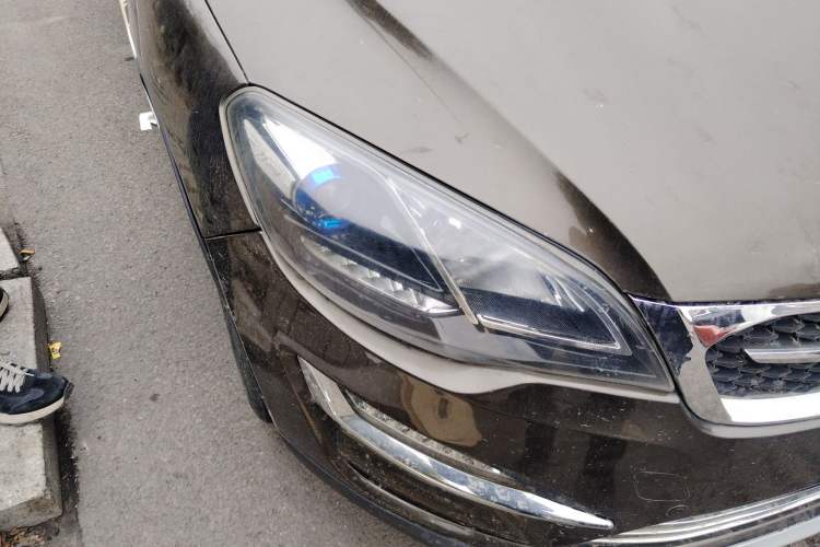 Used Zotye Domy X5 2017 Upgraded Model 1.5T CVT ZhiXian Edition Right Front Headlight
