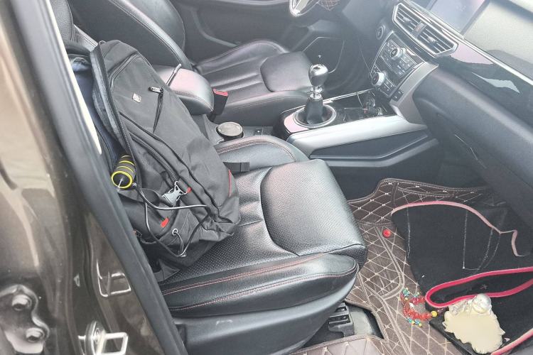 Used Zotye Domy X5 2017 Upgraded Model 1.5T Manual Luxury Edition Right Front Seat