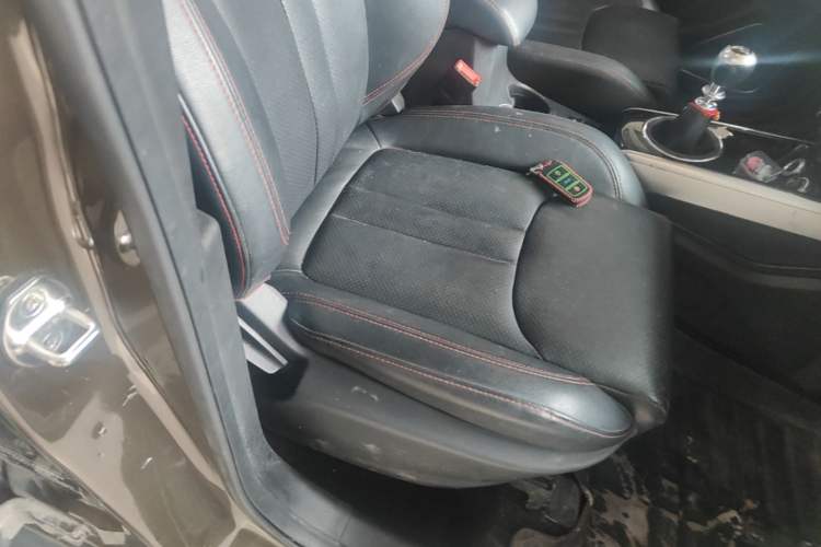 Used Zotye Domy X5 2017 Platinum Edition 1.5T Manual Luxury Model Right Front Seat