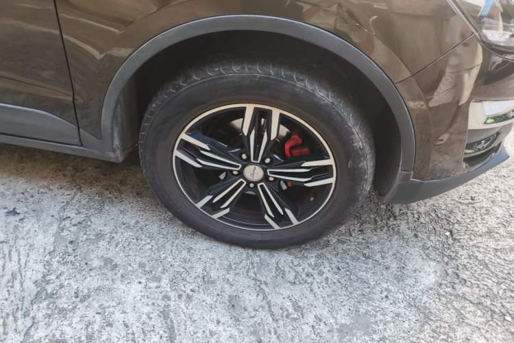 Used Zotye Domy X5 2017 Upgraded Model 1.5T Manual Luxury Version Right Front Wheel Hub
