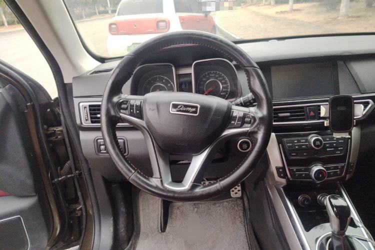 Used Zotye Domy X5 2017 Upgraded Model 1.5T CVT ZhiXian Edition Steering Wheel