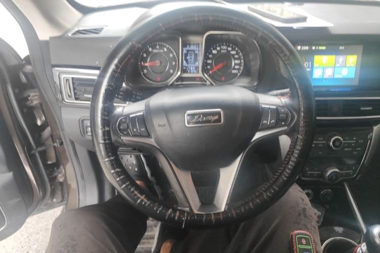 Used Zotye Domy X5 2017 Platinum Edition 1.5T Manual Luxury Model Steering Wheel