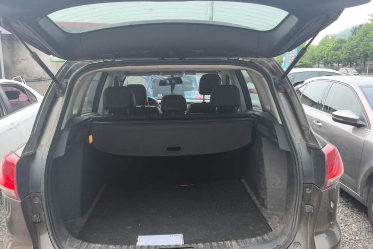Used Zotye Domy X5 2017 Upgraded Model 1.5T Manual Luxury Edition Trunk