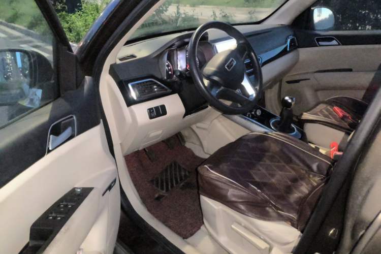 Used Zotye Domy X5 2017 Value Edition 1.6L Manual Comfort Model Driver Seat