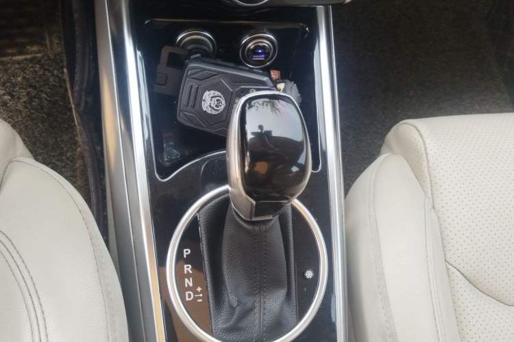 Used Zotye Domy X5 2017 Upgraded Model 1.5T CVT Landlord Edition Gear Lever