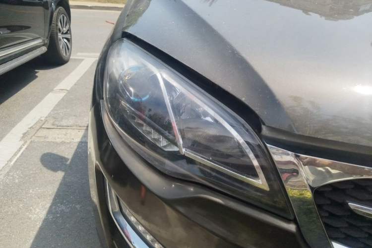 Used Zotye Domy X5 2017 Upgraded Model 1.5T CVT Landlord Edition Right Front Headlight