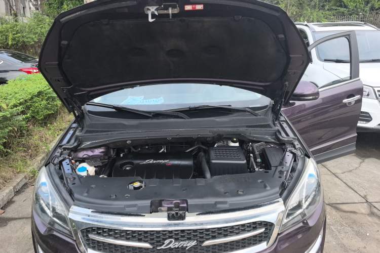 Used Zotye Domy X5 2017 Upgraded Model 1.5T CVT ZhiXian Edition Engine Bay