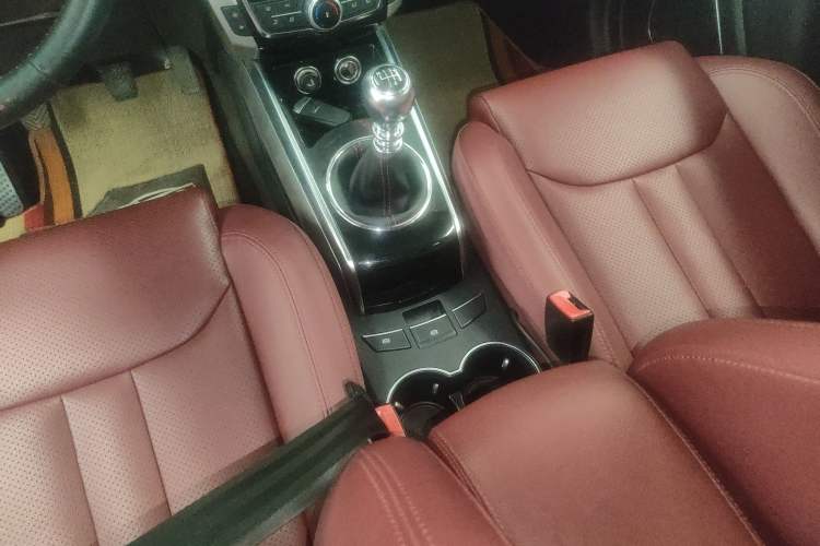 Used Zotye Domy X5 2017 Platinum Edition 1.5T Manual Luxury Model Gear Lever