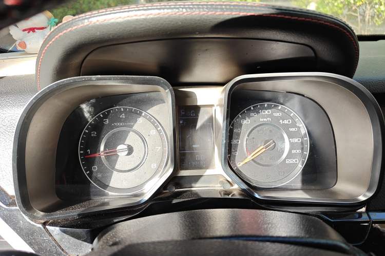 Used Zotye Domy X5 2017 Upgraded Model 1.5T CVT Governor Edition Instrument Cluster