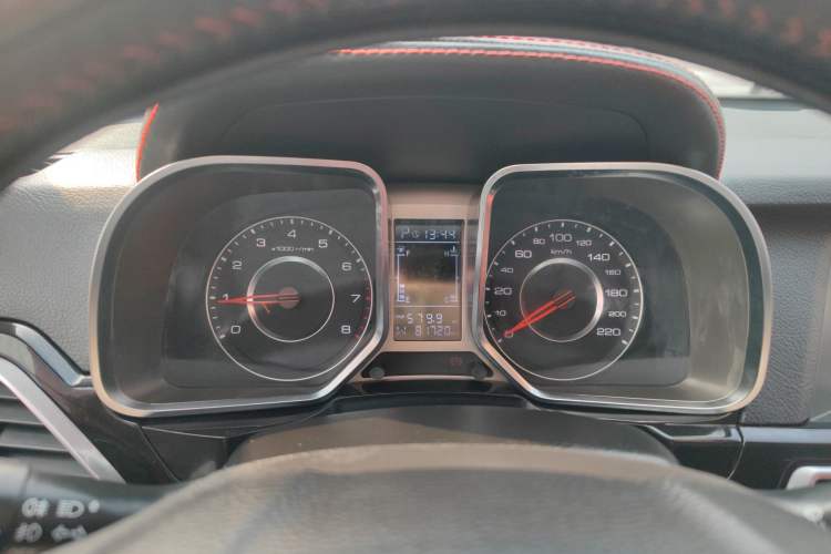 Used Zotye Domy X5 2017 Upgraded Model 1.5T CVT ZhiXian Edition Interior 1