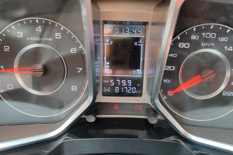 Used Zotye Domy X5 2017 Upgraded Model 1.5T CVT ZhiXian Edition Interior 2