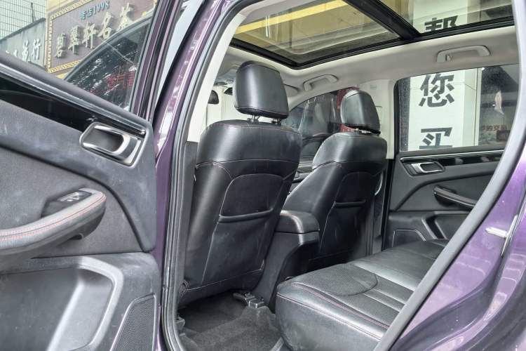 Used Zotye Domy X5 2017 Upgraded Model 1.5T CVT ZhiXian Edition Interior 3