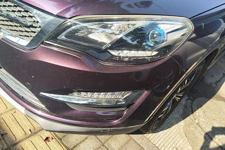 Used Zotye Domy X5 2017 Upgraded Model 1.5T Manual Luxury Version Left Front Headlight