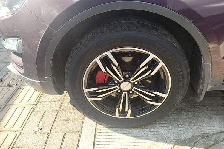 Used Zotye Domy X5 2017 Upgraded Model 1.5T Manual Luxury Version Left Front Wheel Hub