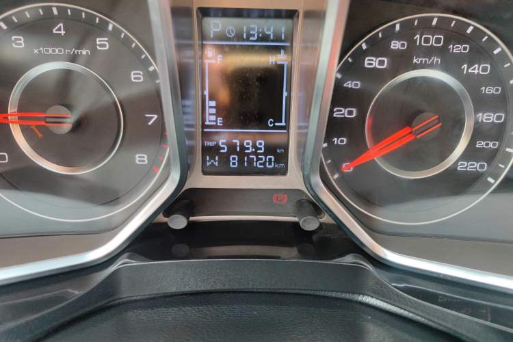 Used Zotye Domy X5 2017 Upgraded Model 1.5T CVT ZhiXian Edition Odometer Close Up
