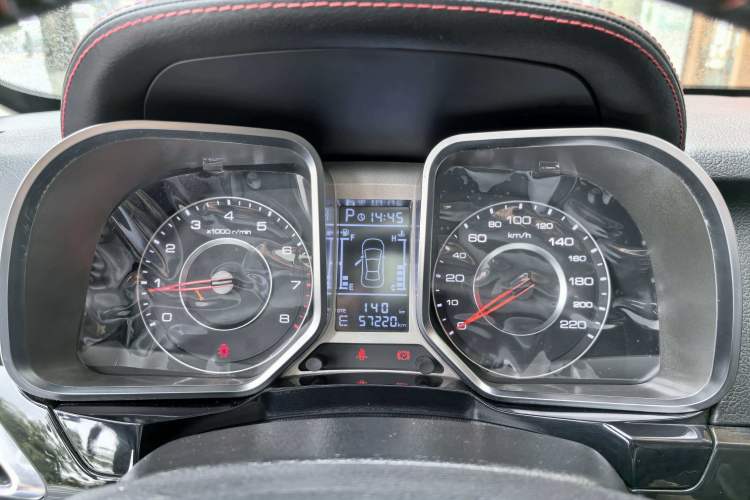 Used Zotye Domy X5 2017 Upgraded Model 1.5T CVT ZhiXian Edition Odometer Close Up