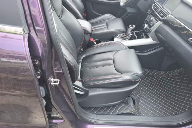 Used Zotye Domy X5 2017 Upgraded Model 1.5T CVT ZhiXian Edition Right Front Seat
